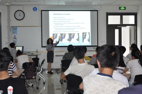 国际理解全英文讲座现场